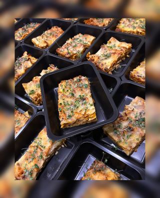 🫓🍗🍅🥕🧅🧀 Morčacie lasagne s mozzarellou 🍽️ #emstrava #zdravastrava #chutnastrava #cerstvastrava #budfitsnami...